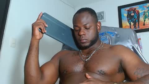 Snapshot of mike_kingcum chatting on 2, 1, 2025 mike online show from 2, 1, 2025