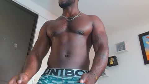 Snapshot of mike_kingcum chatting on 13, 1, 2025 mike online show from 13, 1, 2025