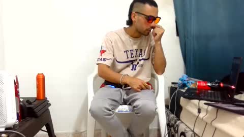 Snapshot of mike_leonrey22 chatting on 22, 12, 2025 mike_leonrey22 online show from 22, 12, 2025