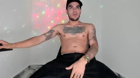 Snapshot of mikee_scooth chatting on 19, 4, 2026 mikee_scooth online show from 19, 4, 2026