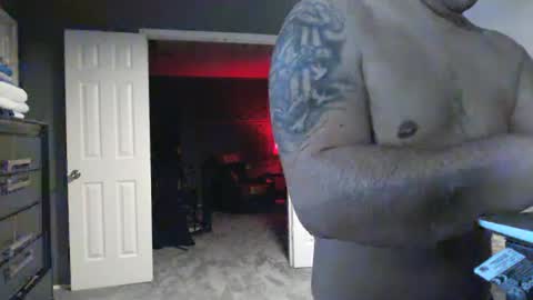 mikehtxxx1219 online show from 28, 1, 2025