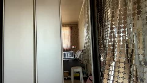 Snapshot of mikeschuetz chatting on 21, 4, 2026 Mila online show from 21, 4, 2026