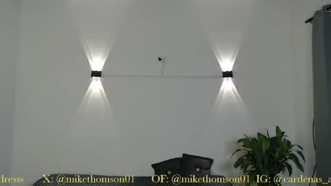 Snapshot of mikethomson01 chatting on 21, 4, 2026 Mike online show from 21, 4, 2026