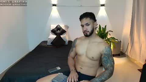 Snapshot of mikethomson01 chatting on 13, 6, 2026 Mike online show from 13, 6, 2026