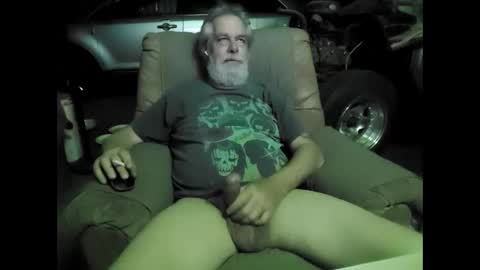 Snapshot of mikevm420 chatting on 4, 3, 2026 mike online show from 4, 3, 2026