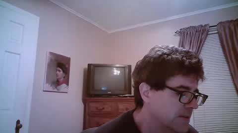 Snapshot of mikewulds chatting on 19, 12, 2024 Mike online show from 19, 12, 2024