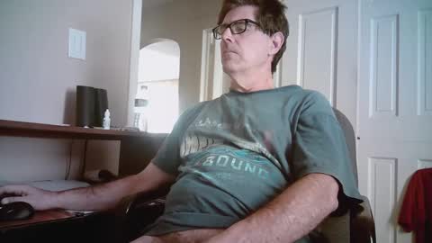 Snapshot of mikewulds chatting on 20, 9, 2025 Mike online show from 20, 9, 2025