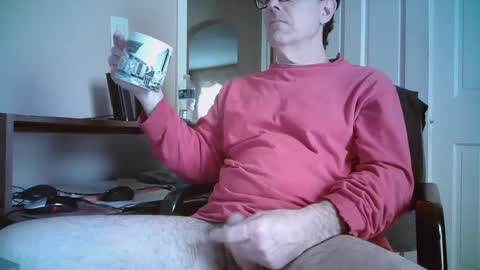 Snapshot of mikewulds chatting on 19, 10, 2025 Mike online show from 19, 10, 2025