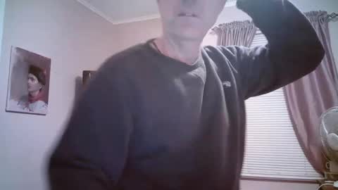 Snapshot of mikewulds chatting on 27, 10, 2025 Mike online show from 27, 10, 2025