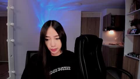 VIOLETAMIKE online show from 2, 12, 2025