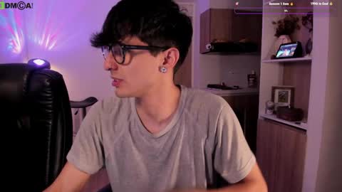 Snapshot of mikeyvioleta chatting on 5, 4, 2026 VIOLETAMIKE online show from 5, 4, 2026