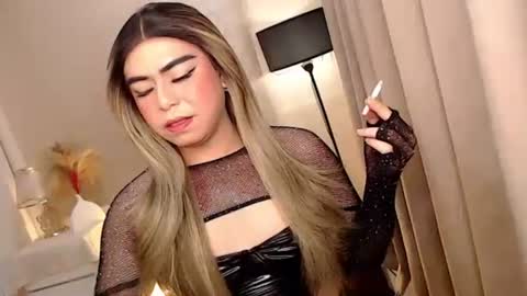 Snapshot of mikha_sensual chatting on 26, 10, 2025 Theresa Luna online show from 26, 10, 2025