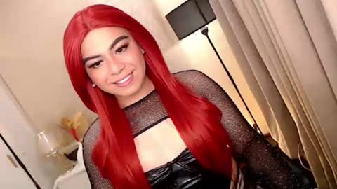 Snapshot of mikha_sensual chatting on 16, 11, 2025 Theresa Luna online show from 16, 11, 2025