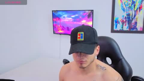 Snapshot of mikke_love chatting on 19, 1, 2026 MIKKE online show from 19, 1, 2026