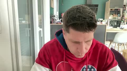 Snapshot of miklp8463 chatting on 3, 4, 2026 miklp8463 online show from 3, 4, 2026