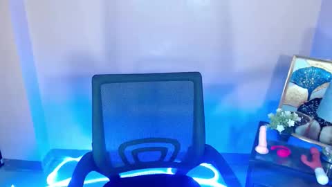 mikmik_99 online show from 10, 1, 2026