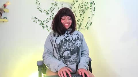 Snapshot of miku_katsuragi chatting on 16, 2, 2025 miku katsuragi online show from 16, 2, 2025