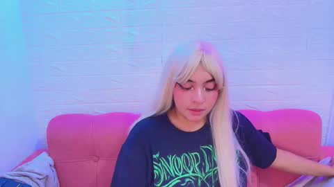 Snapshot of miku_katsuragi chatting on 21, 11, 2025 miku katsuragi online show from 21, 11, 2025