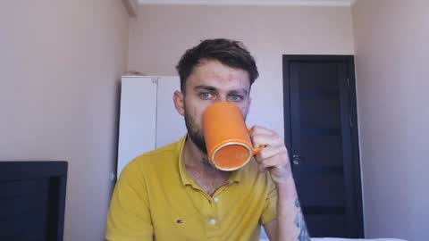 Snapshot of mikw63 chatting on 7, 4, 2026 Sin online show from 7, 4, 2026