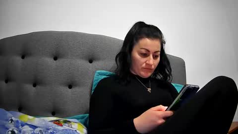 Mikyloveu online show from 28, 2, 2025