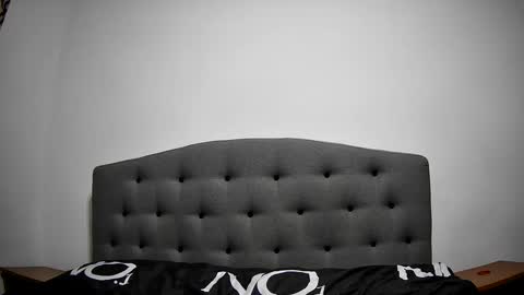 Mikyloveu online show from 7, 3, 2025