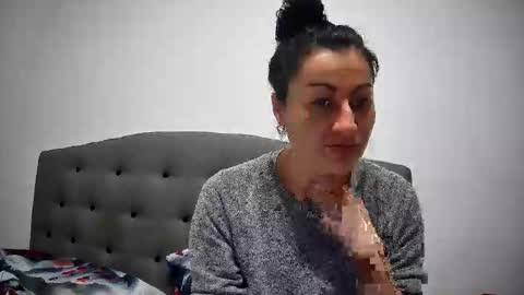 Mikyloveu online show from 12, 1, 2026