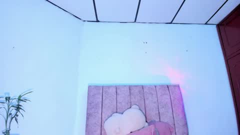 mila_1wood online show from 6, 5, 2026