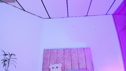Snapshot of mila_1wood chatting on 19, 6, 2026 mila_1wood online show from 19, 6, 2026