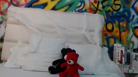 Snapshot of mila_adamss chatting on 22, 10, 2025 mila_adamss online show from 22, 10, 2025