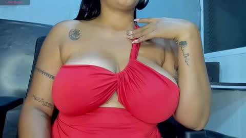 Snapshot of mila_bigboobs chatting on 13, 1, 2025 mila online show from 13, 1, 2025