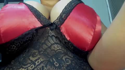 Snapshot of mila_bigboobs chatting on 8, 2, 2025 mila online show from 8, 2, 2025