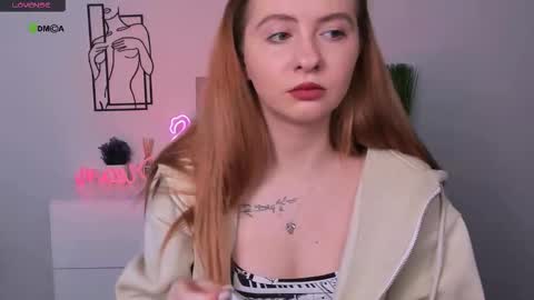 mila_glow online show from 9, 10, 2025