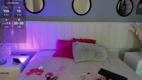 mila_hank online show from 8, 11, 2025