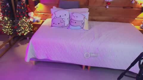 Snapshot of mila_kiitty chatting on 22, 12, 2025 Milena online show from 22, 12, 2025