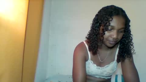 Snapshot of mila_lunah chatting on 5, 4, 2026 mila_lunah online show from 5, 4, 2026