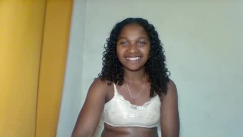 Snapshot of mila_lunah chatting on 5, 4, 2026 mila_lunah online show from 5, 4, 2026