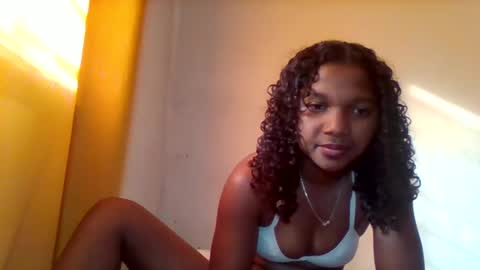 Snapshot of mila_lunah chatting on 6, 4, 2026 mila_lunah online show from 6, 4, 2026
