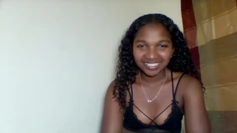 Snapshot of mila_lunah chatting on 20, 4, 2026 mila_lunah online show from 20, 4, 2026