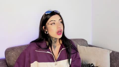 Snapshot of mila_monty__ chatting on 10, 1, 2025 online show from 10, 1, 2025