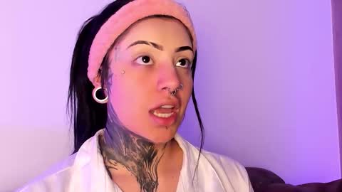 Snapshot of mila_monty__ chatting on 18, 10, 2025 online show from 18, 10, 2025