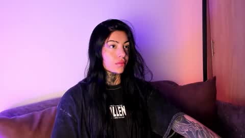 Snapshot of mila_monty__ chatting on 5, 11, 2025 online show from 5, 11, 2025