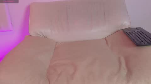 Mila  Max online show from 26, 10, 2025