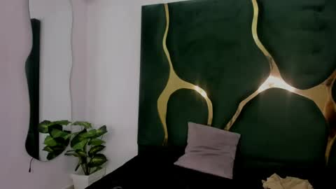 mila_petiteasm online show from 26, 6, 2026