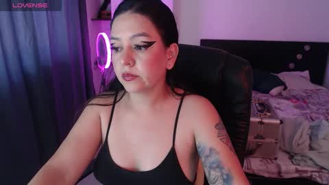 Snapshot of mila_phoenix chatting on 22, 12, 2025 mila_phoenix online show from 22, 12, 2025