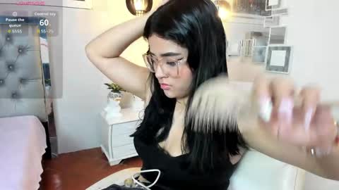 Snapshot of mila_quin chatting on 28, 5, 2026 mila_quin online show from 28, 5, 2026