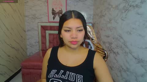 Snapshot of mila_sweet_v chatting on 20, 1, 2025 Mila online show from 20, 1, 2025