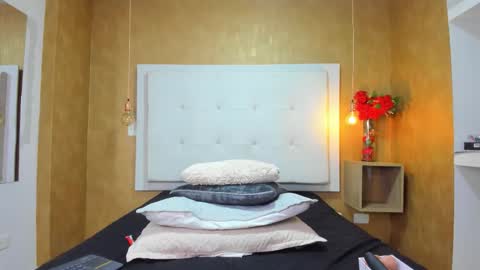 Snapshot of milaa_petite chatting on 20, 2, 2026 online show from 20, 2, 2026