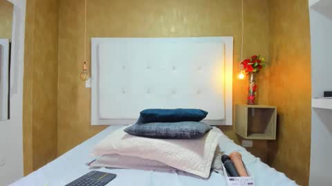 Snapshot of milaa_petite chatting on 16, 3, 2026 online show from 16, 3, 2026