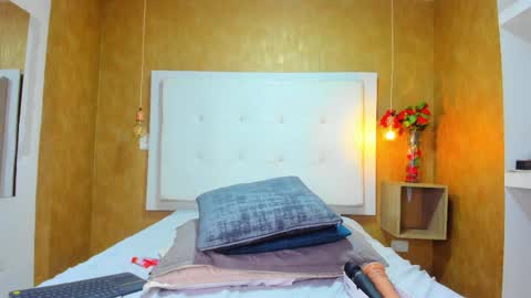 Snapshot of milaa_petite chatting on 30, 3, 2026 online show from 30, 3, 2026