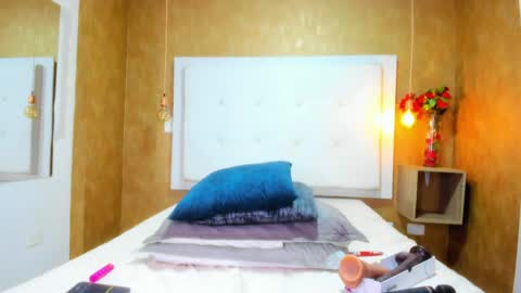 Snapshot of milaa_petite chatting on 13, 4, 2026 online show from 13, 4, 2026